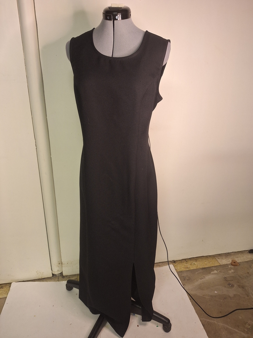 Vintage Helene Blake Sleek Black Sleeveless Maxi Dress - Size 14
